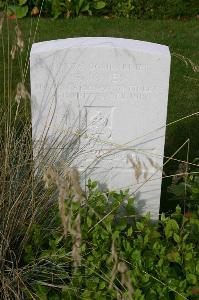 Dozinghem Military Cemetery - Jones, F